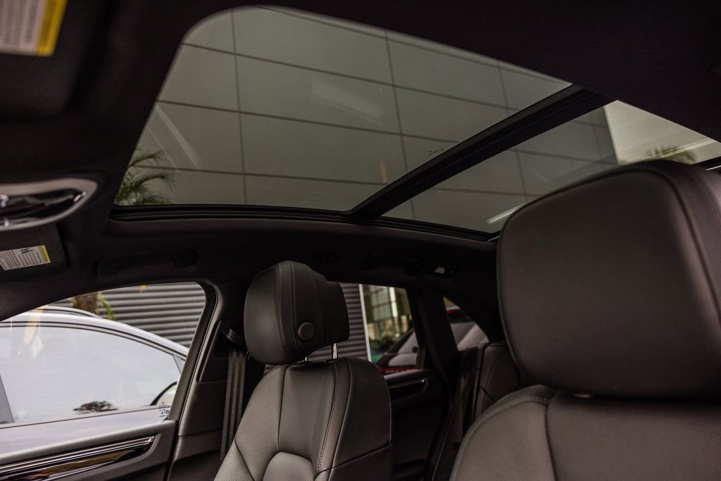 Certified 2025 Porsche Macan image 19