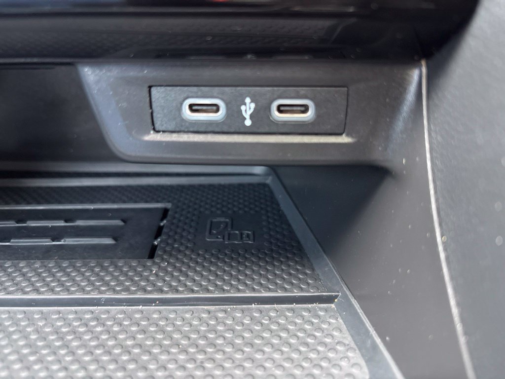 Used 2025 Volkswagen Jetta SE FWD image 19