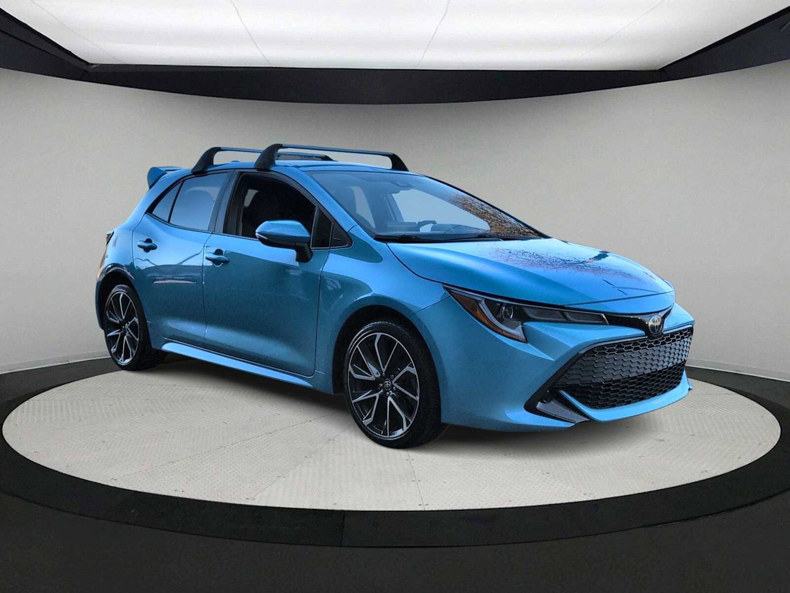 Used 2020 Toyota Corolla Hatchback image 2
