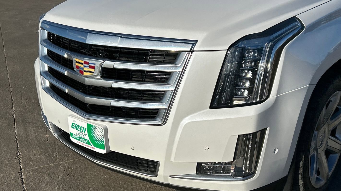 Used 2019 Cadillac Escalade ESV Luxury image 16