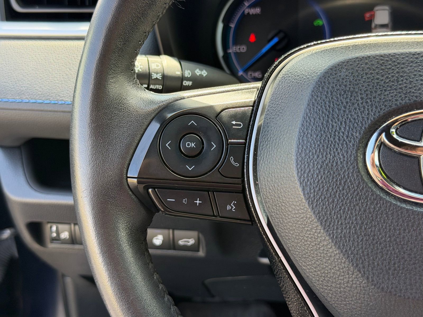 Used 2020 Toyota RAV4 XSE w/ XSE Grade Weather Package image 17