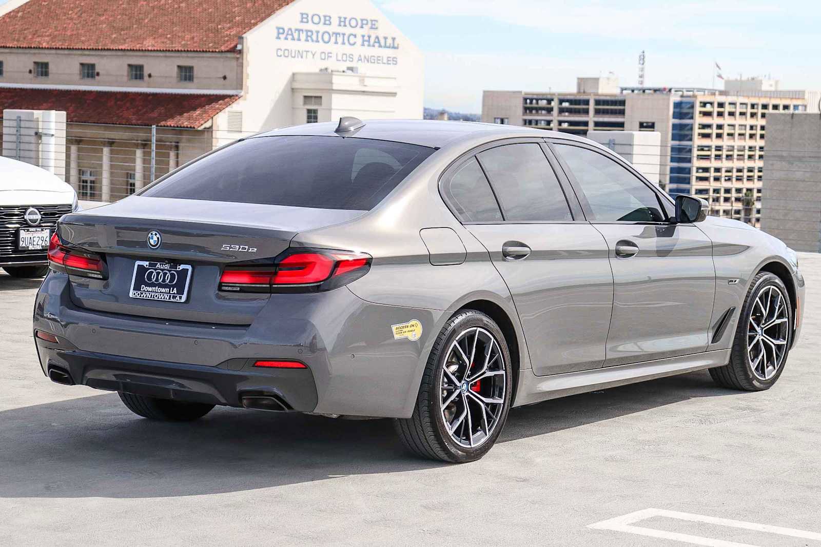 Used 2022 BMW 530e w/ M Sport Package image 4