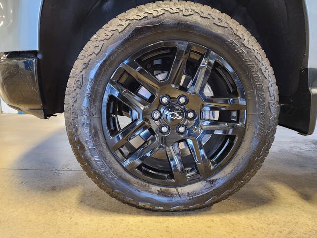 Used 2025 Chevrolet Silverado 1500 LT Trail Boss w/ Convenience Package II AWD/4WD image 9