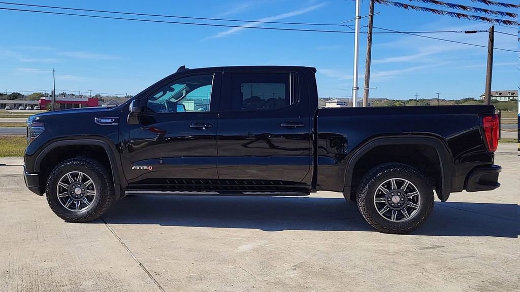 Used 2024 GMC Sierra 1500 AT4 w/ Technology Package image 4