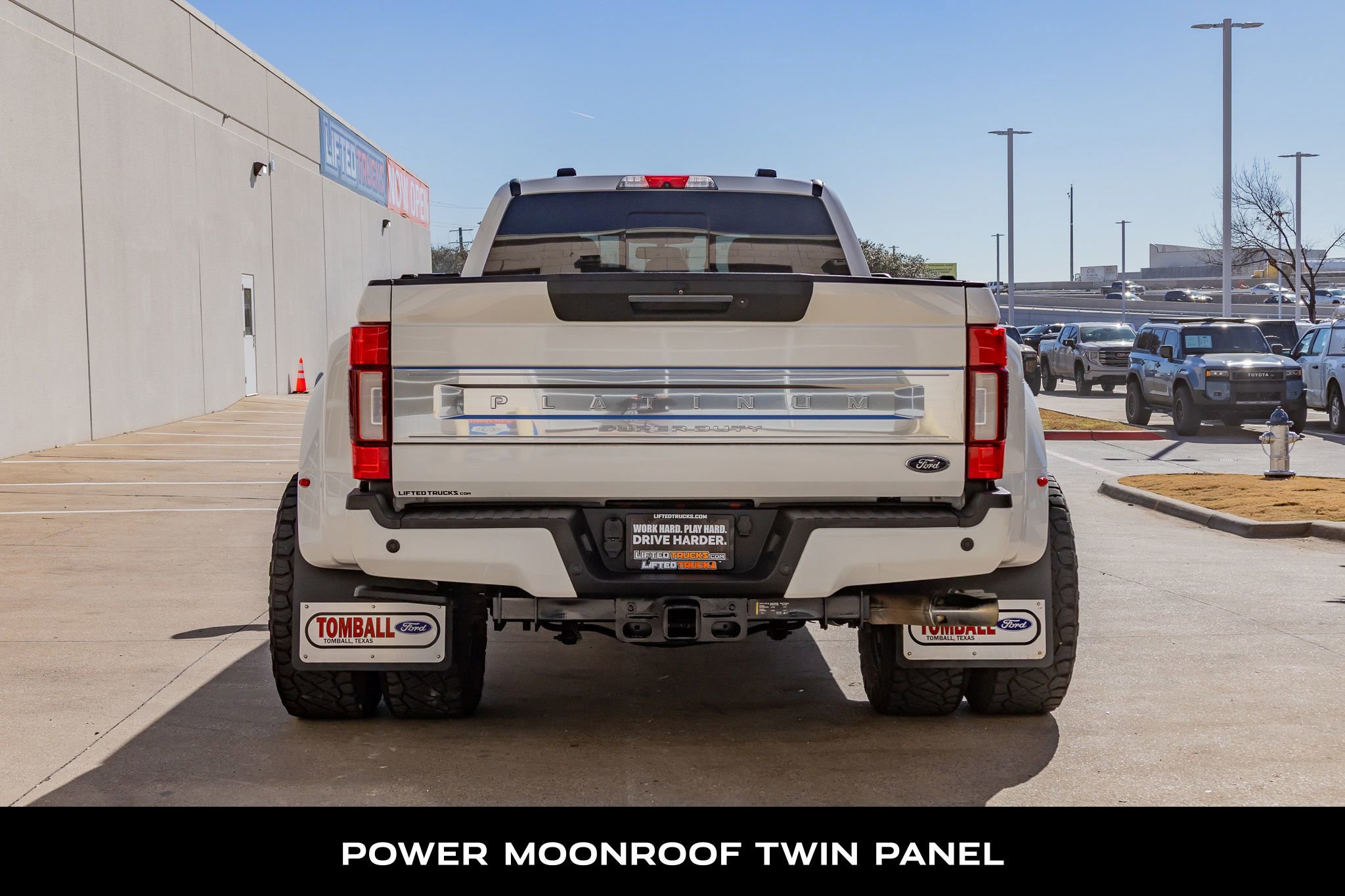 Used 2022 Ford F350 Platinum w/ FX4 Off-Road Package image 7