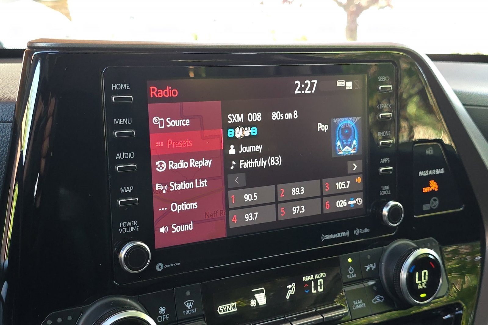 Used 2020 Toyota Highlander XLE image 21