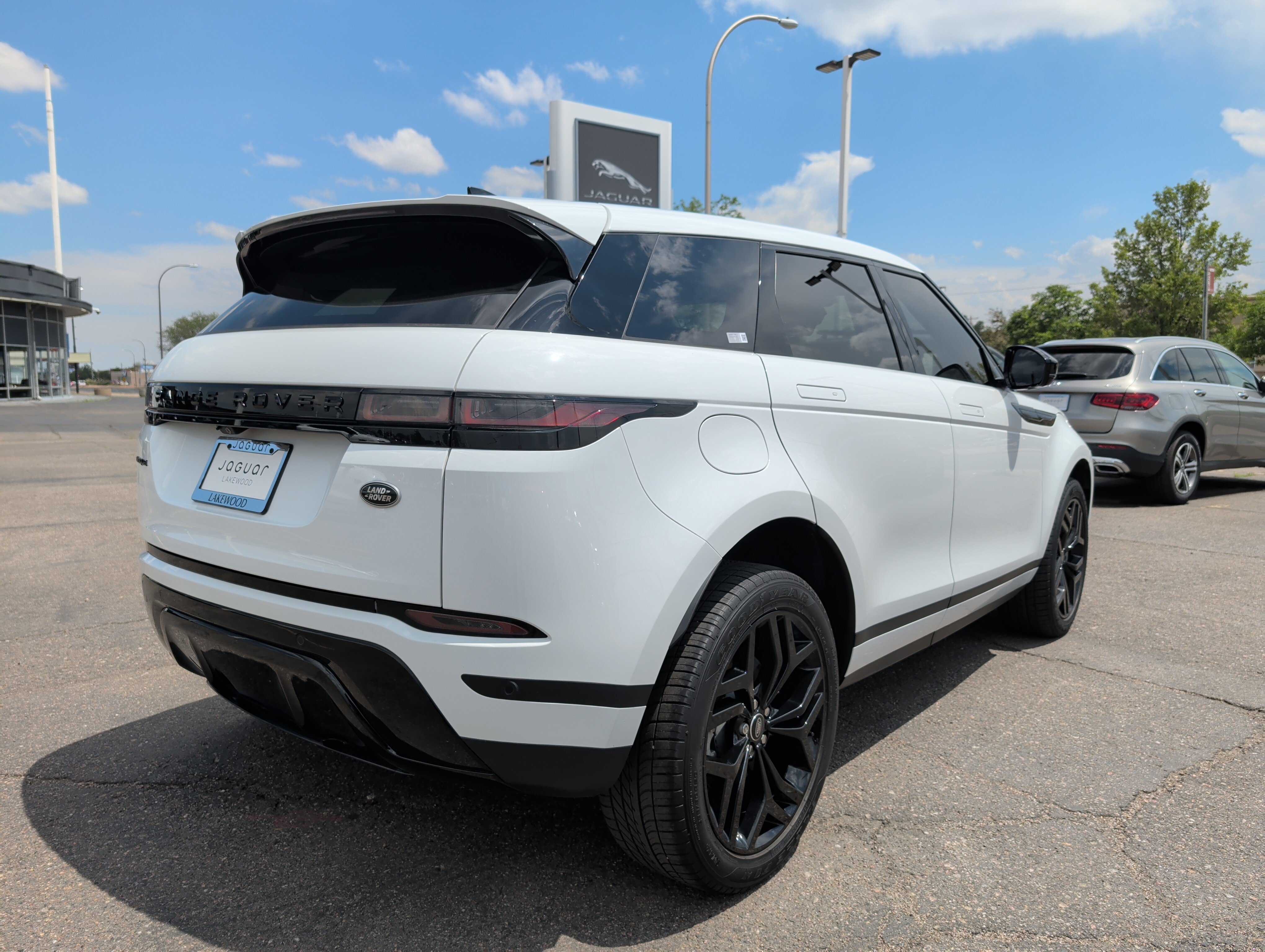Used 2023 Land Rover Range Rover Evoque SE AWD/4WD image 7