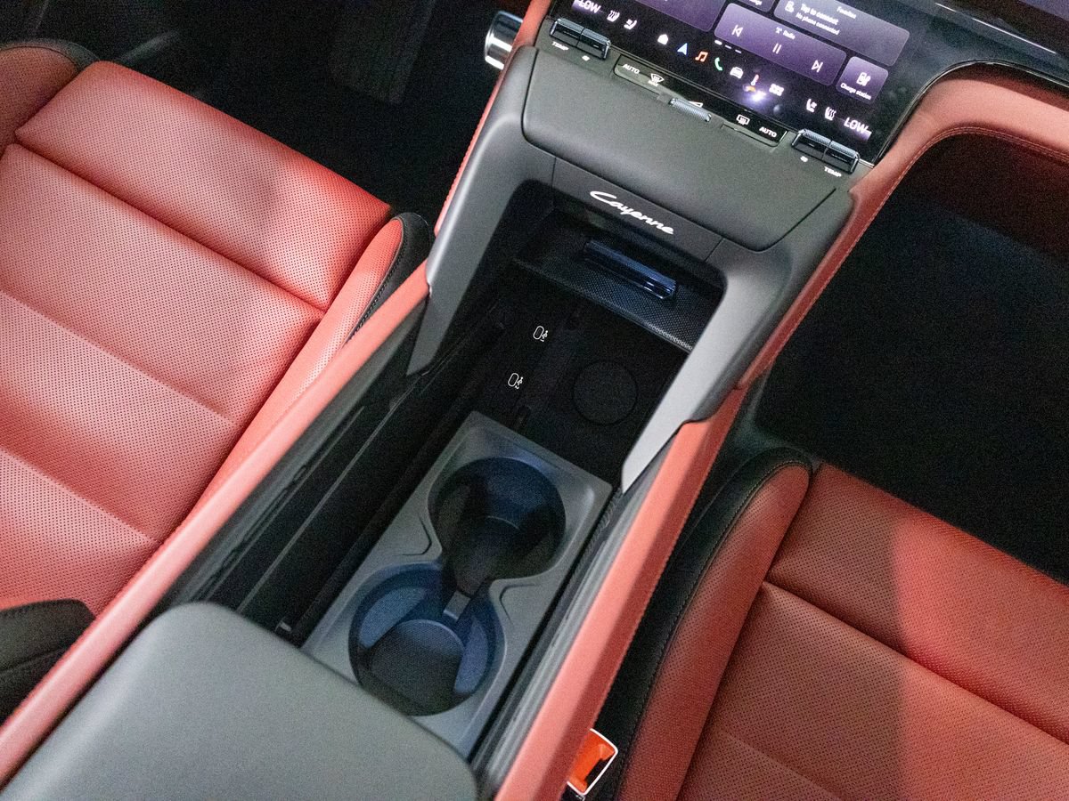 New 2026 Porsche Cayenne Turbo AWD/4WD image 22