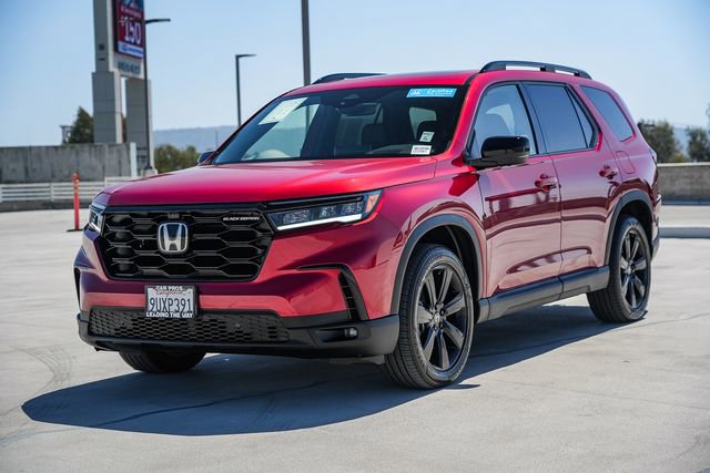Certified 2025 Honda Pilot Black Edition image 7