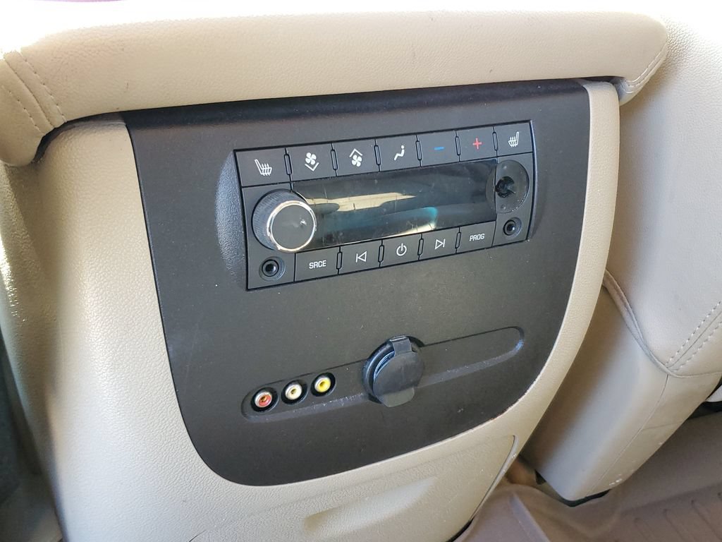 Used 2014 Chevrolet Suburban LTZ AWD/4WD image 15