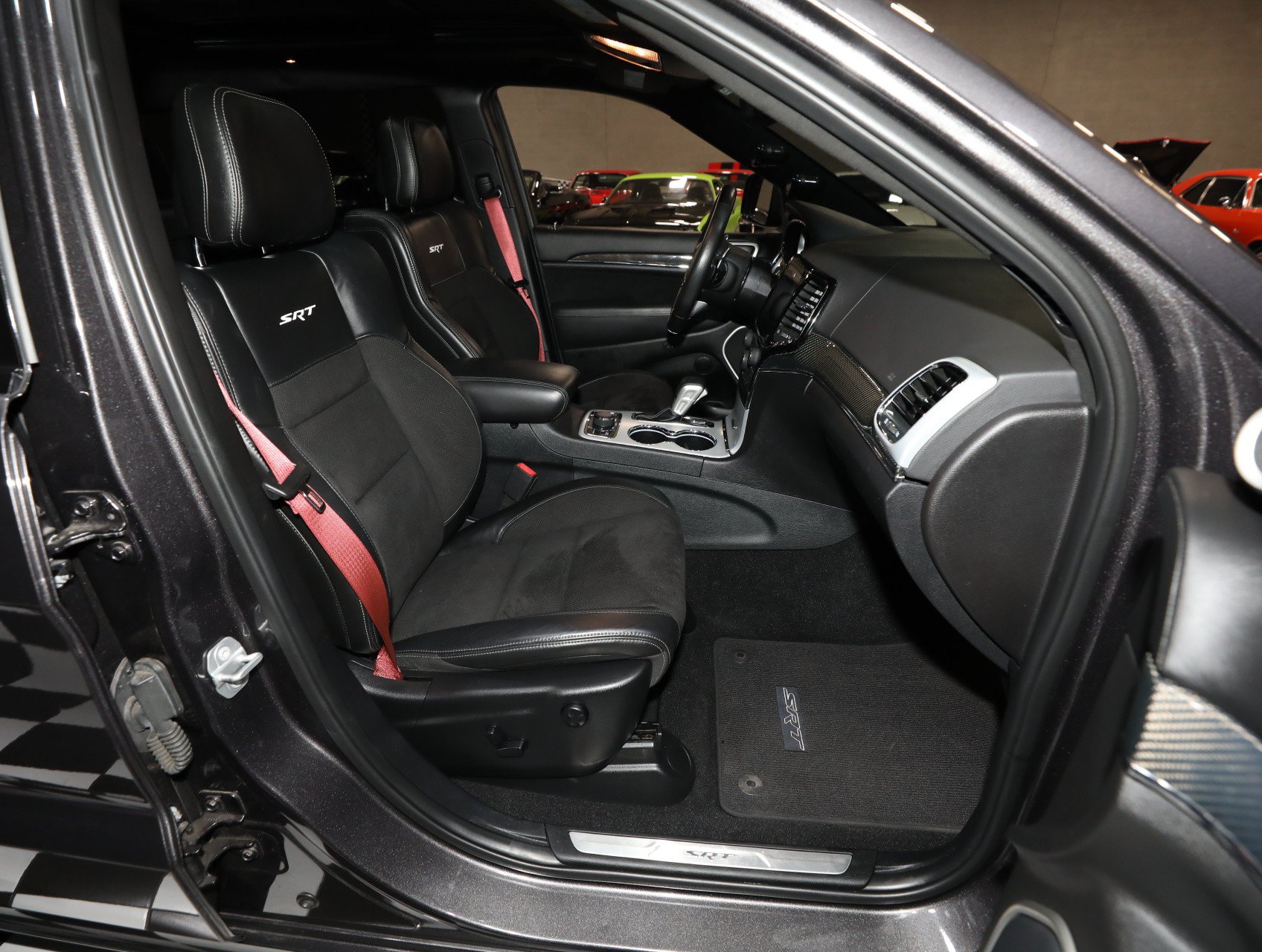 Used 2019 Jeep Grand Cherokee SRT AWD/4WD image 39