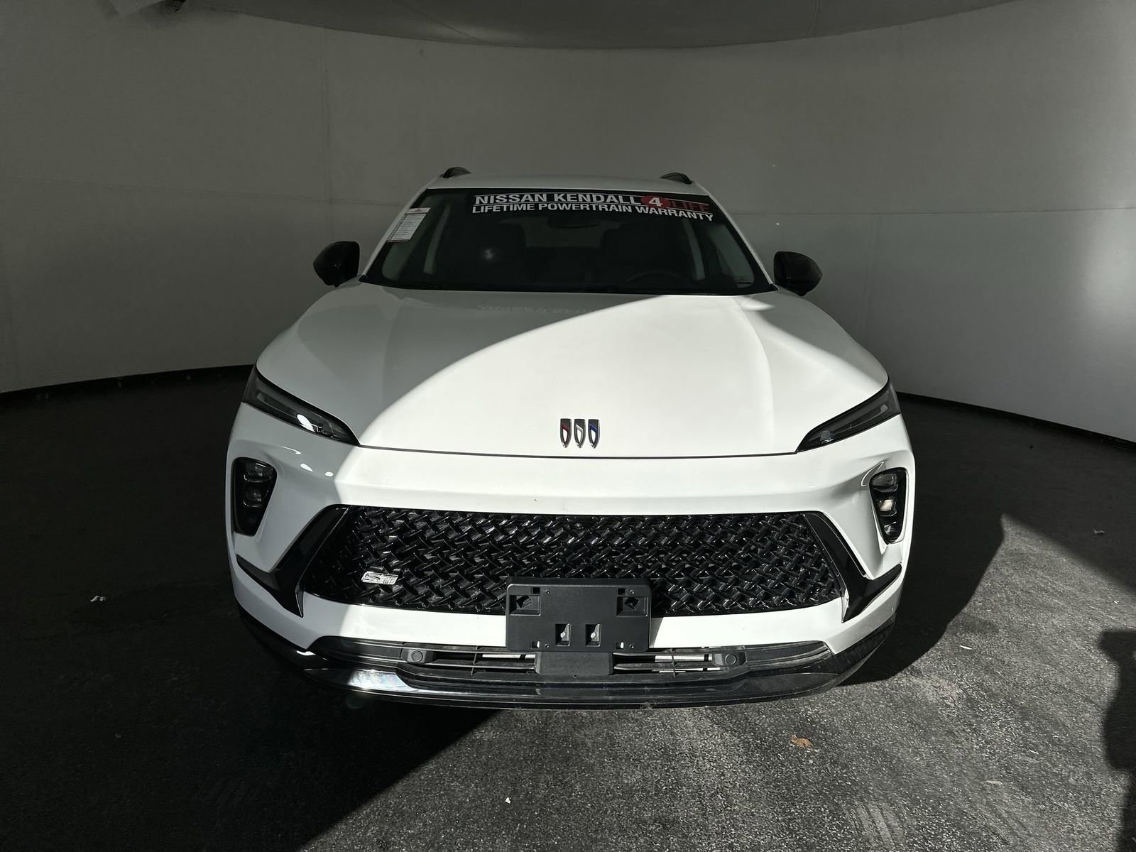 Used 2025 Buick Envision Sport Touring image 3