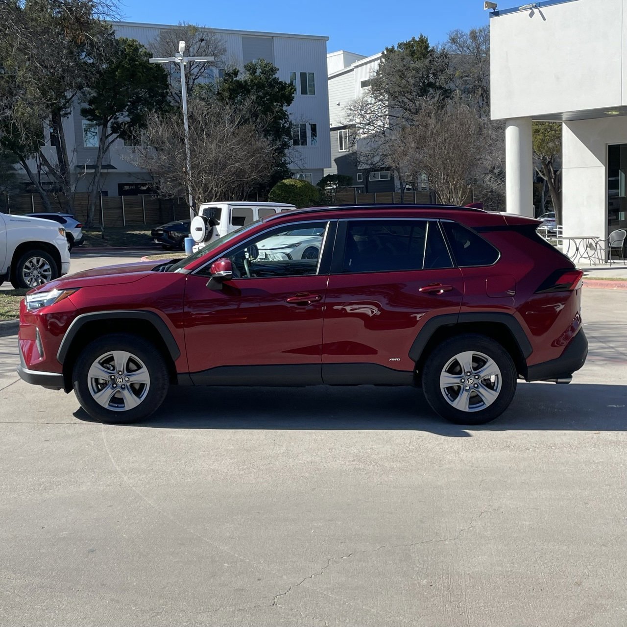 Used 2025 Toyota RAV4 XLE image 3