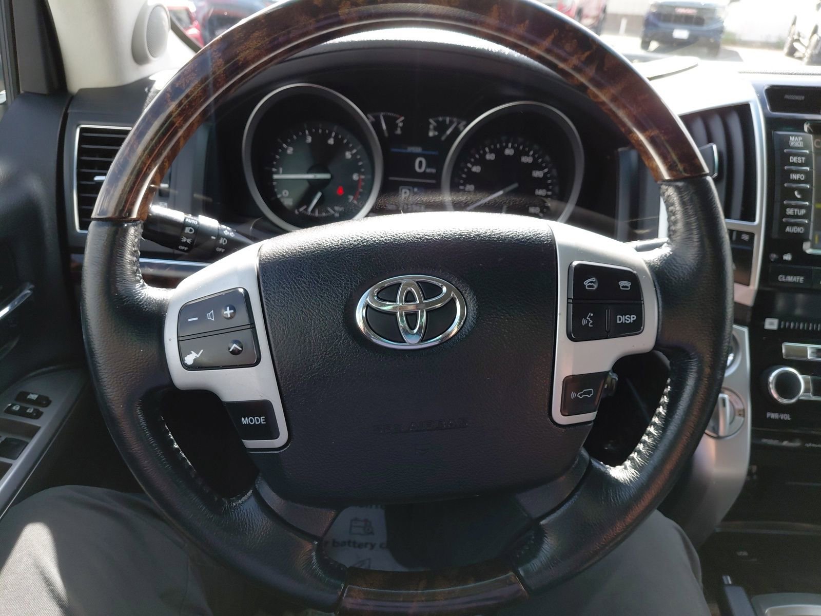 Used 2013 Toyota Land Cruiser image 37