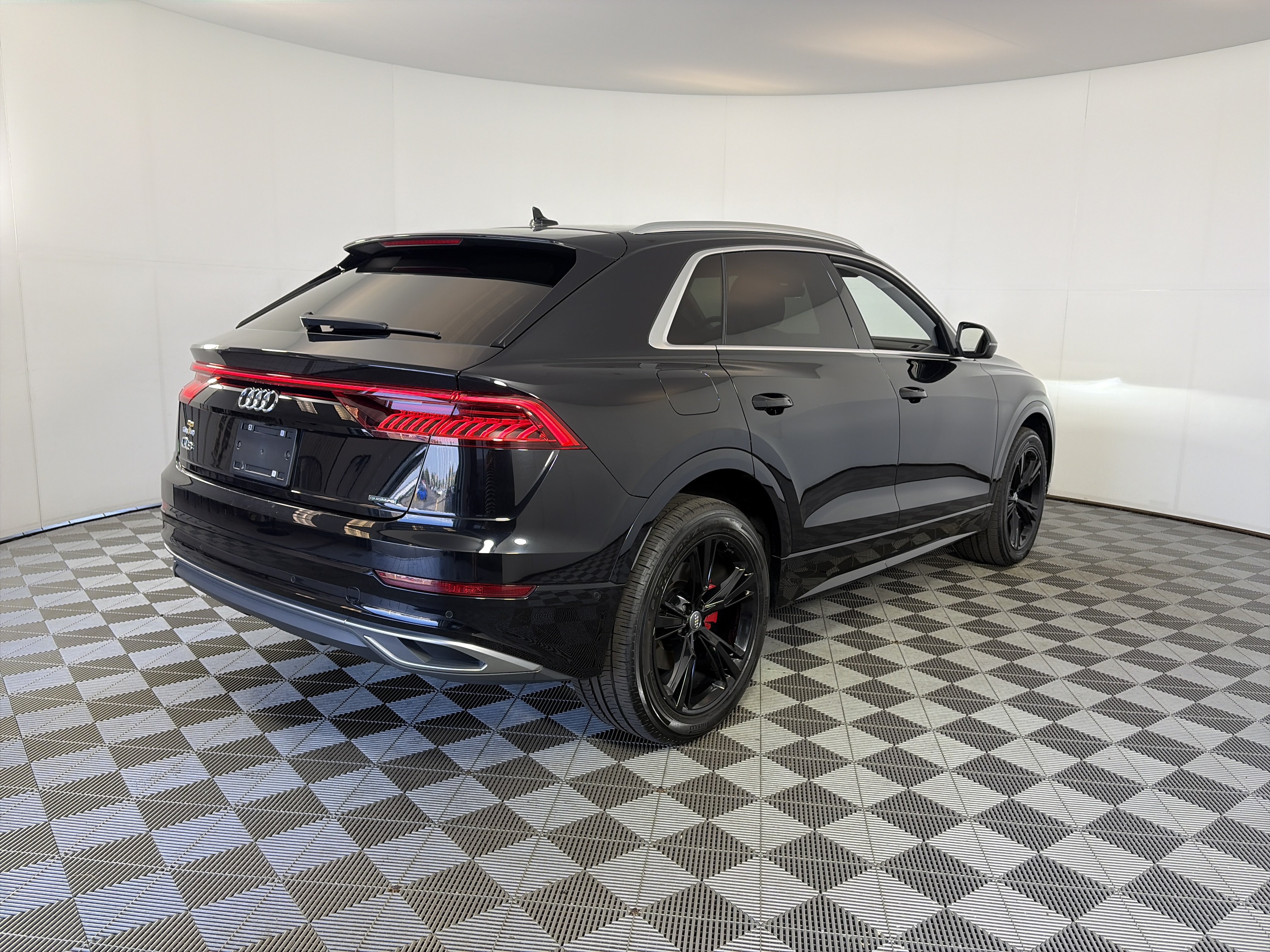 Used 2019 Audi Q8 Premium Plus AWD/4WD image 4