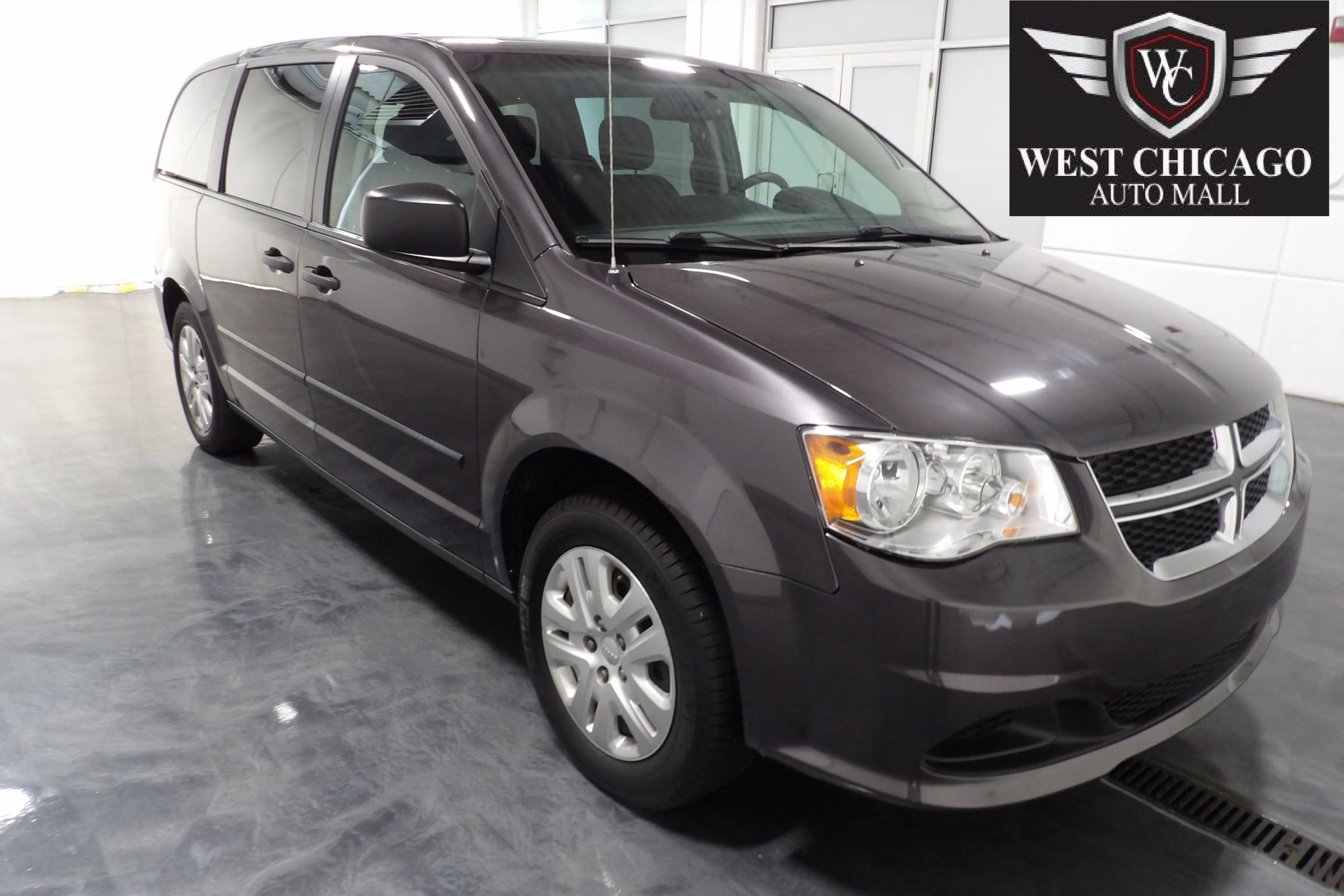 Used 2015 Dodge Grand Caravan American Value Package w/ UConnect Hands-Free Group FWD image 1
