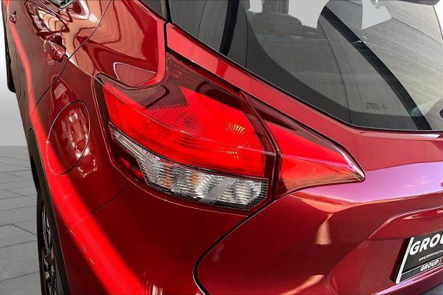 Certified 2020 Nissan Kicks SR FWD image 28