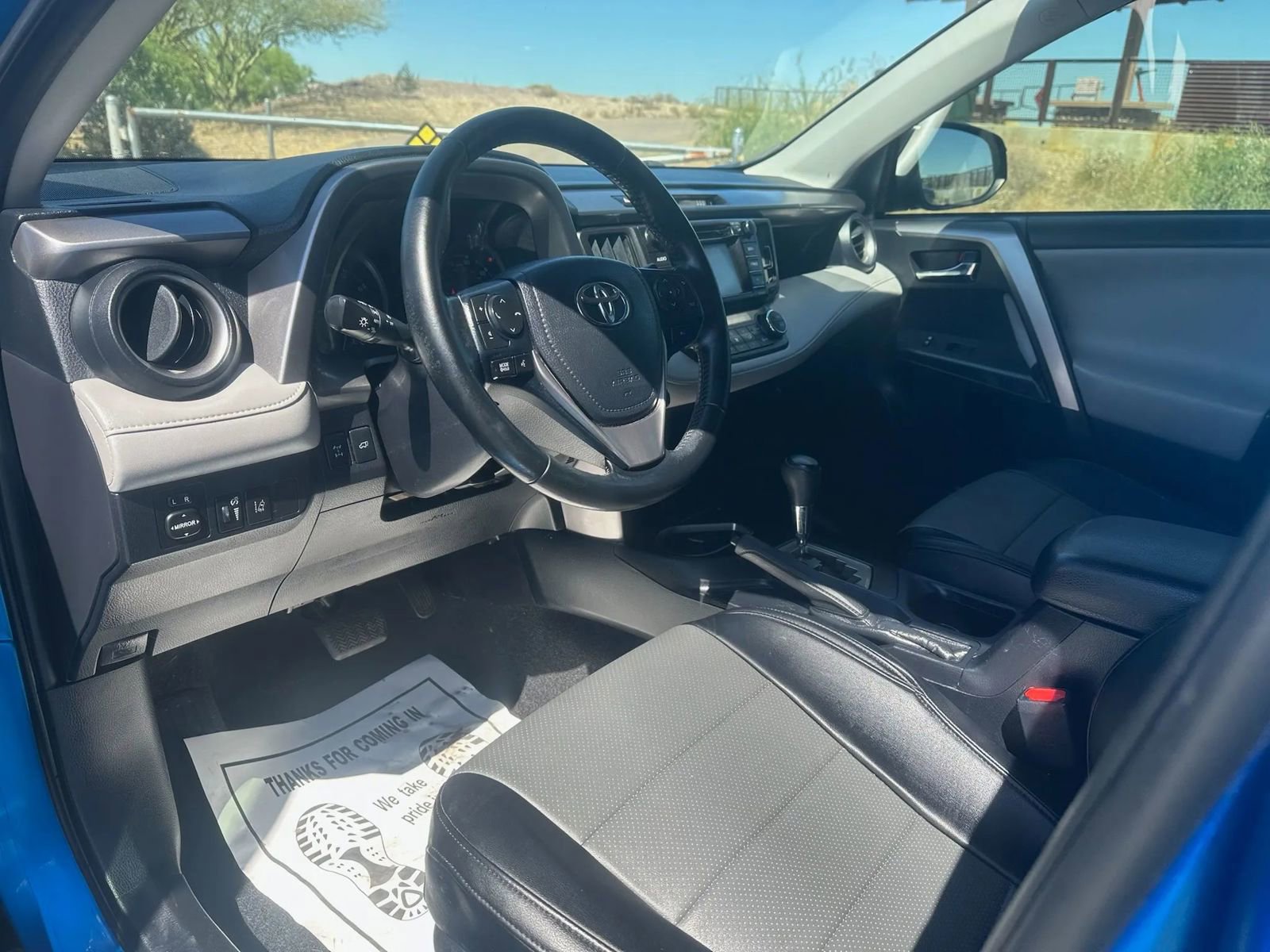 Used 2017 Toyota RAV4 XLE AWD/4WD image 9