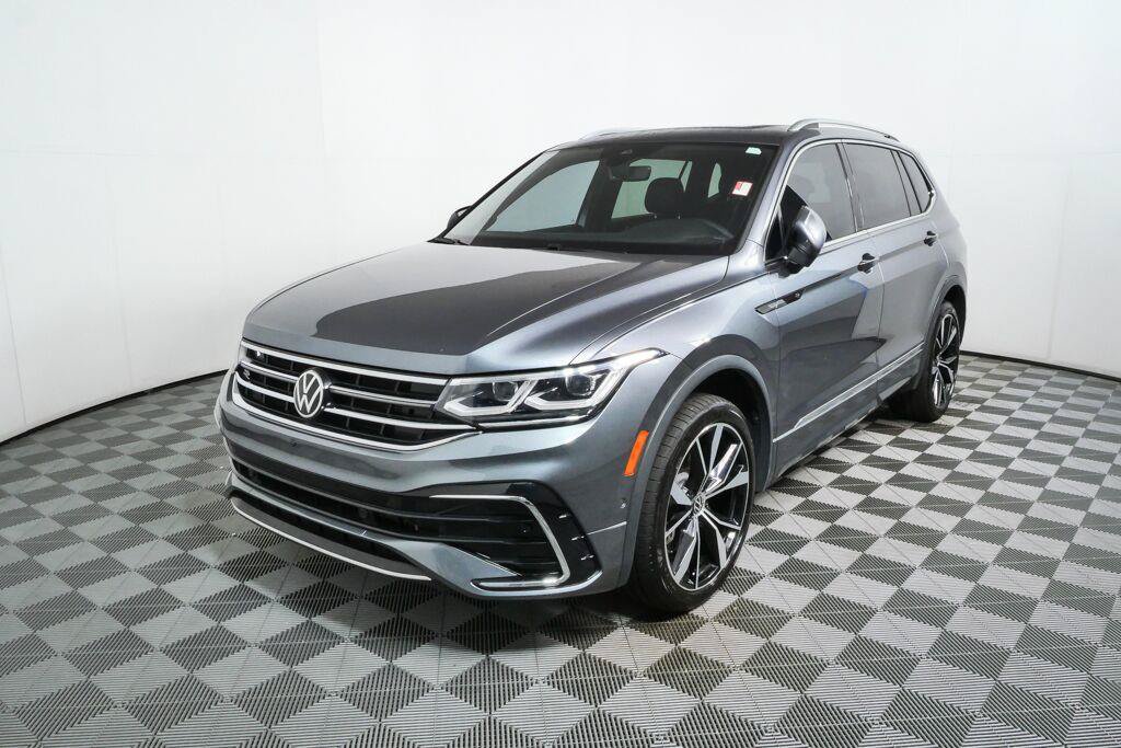 Used 2024 Volkswagen Tiguan SEL R-Line AWD/4WD image 33