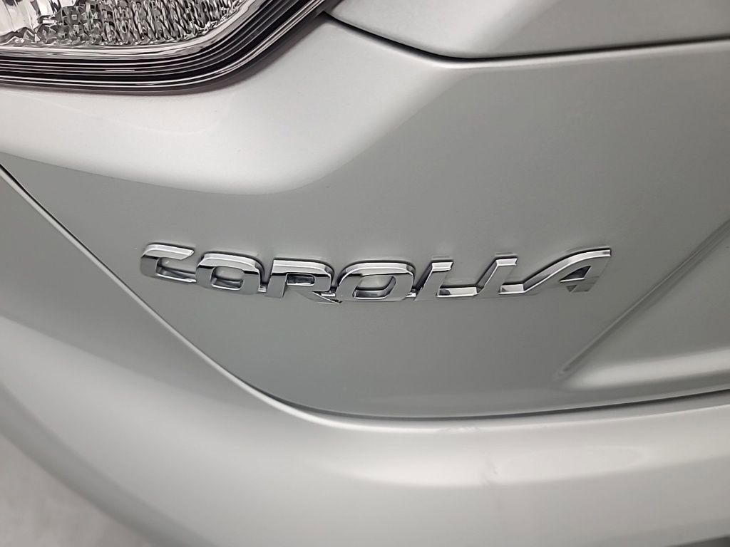 Used 2025 Toyota Corolla LE image 11