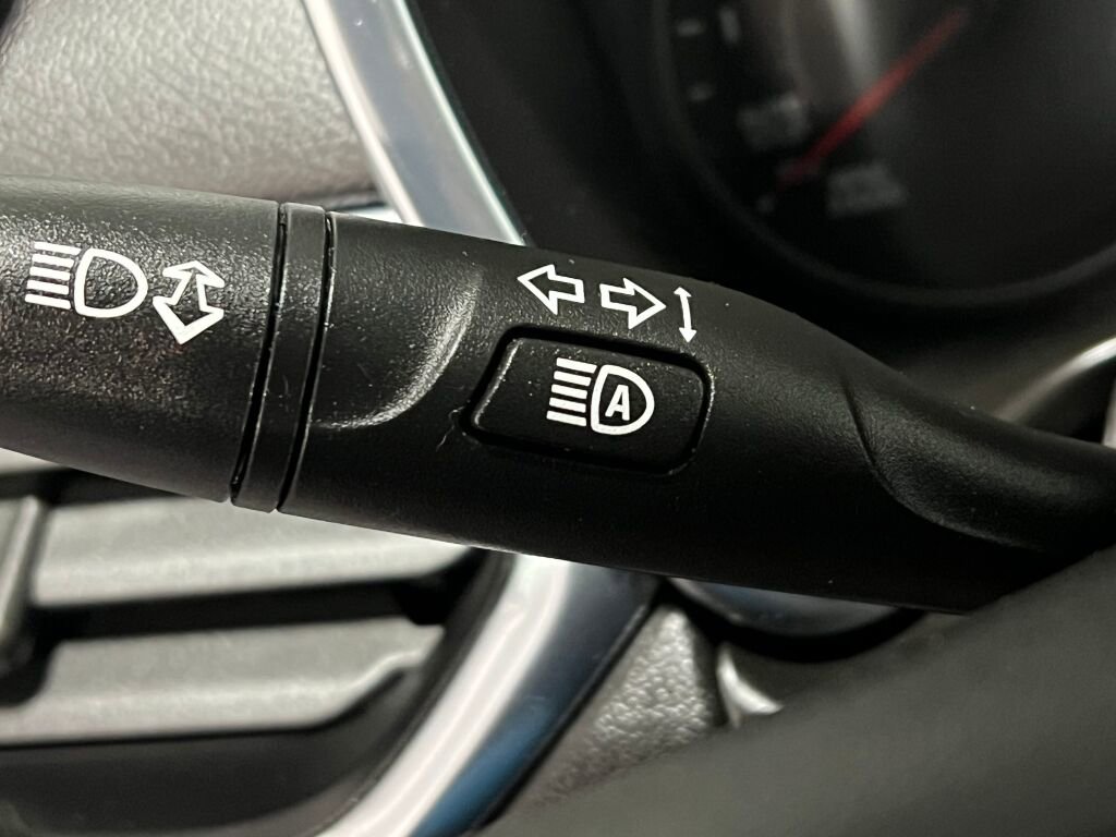 Used 2023 Chevrolet Equinox LT w/ Driver Convenience Package image 16