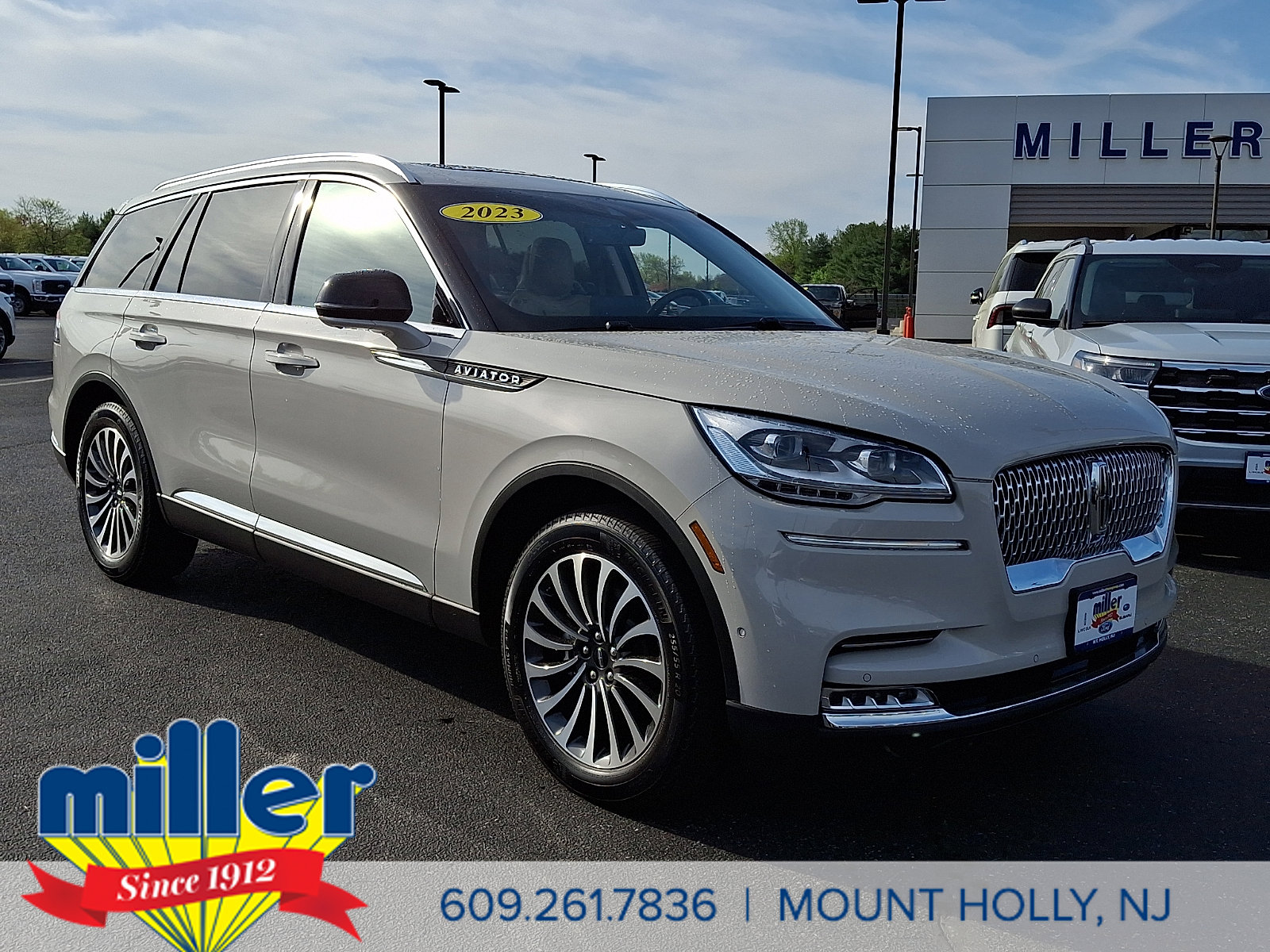 Certified 2023 Lincoln Aviator Reserve w/ Equipment Group 201A AWD/4WD image 1