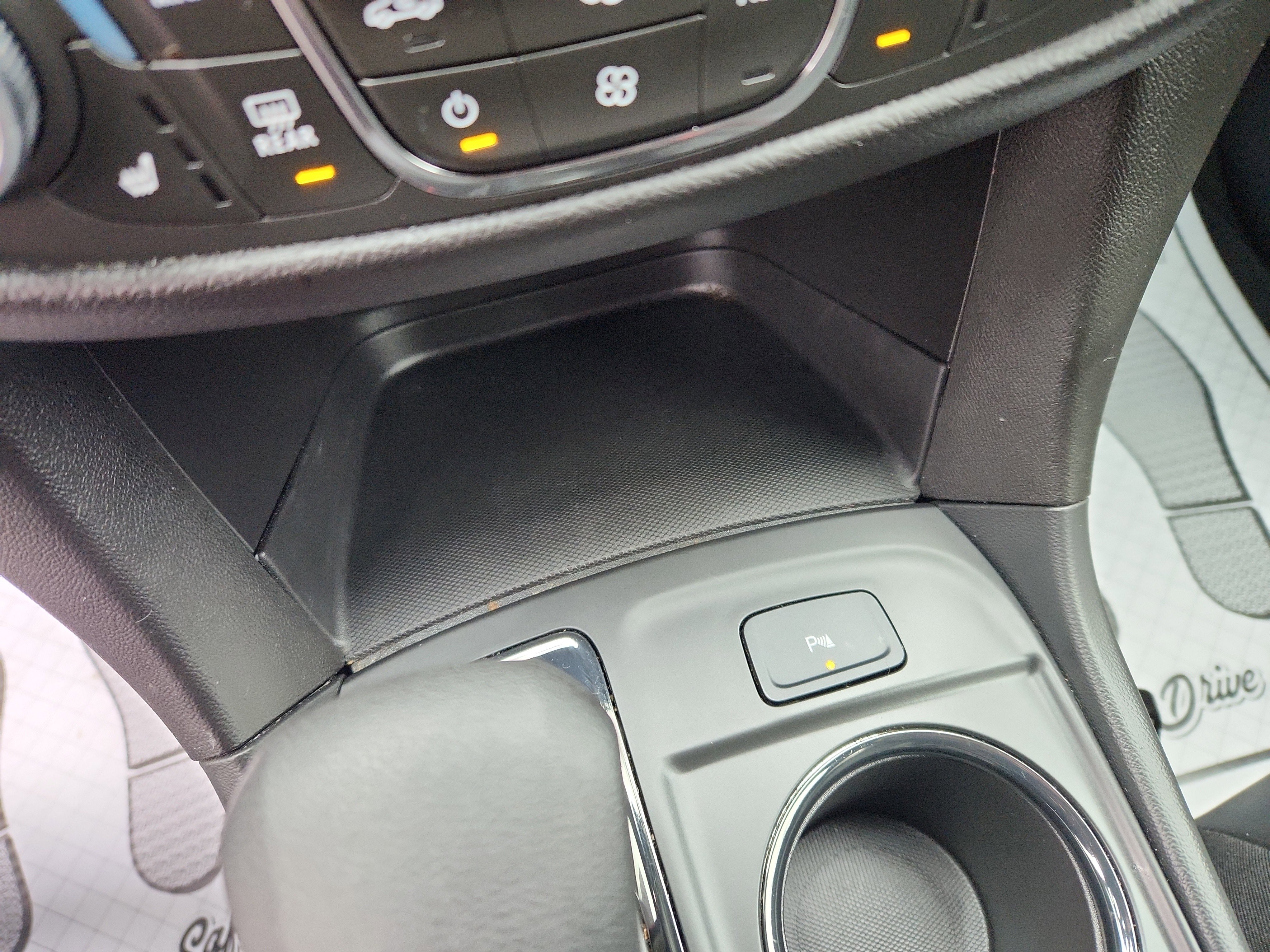 Used 2022 Chevrolet Equinox RS w/ RS Leather Package image 34