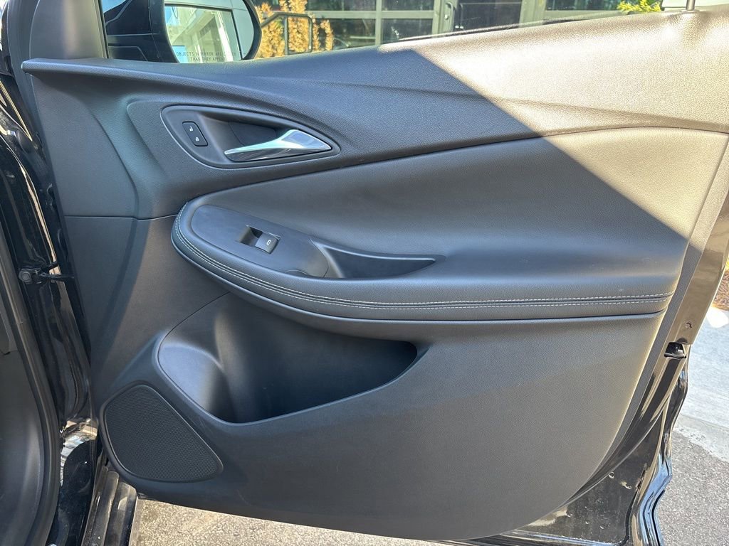 Used 2023 Buick Encore GX Select w/ Sport Touring Package image 26