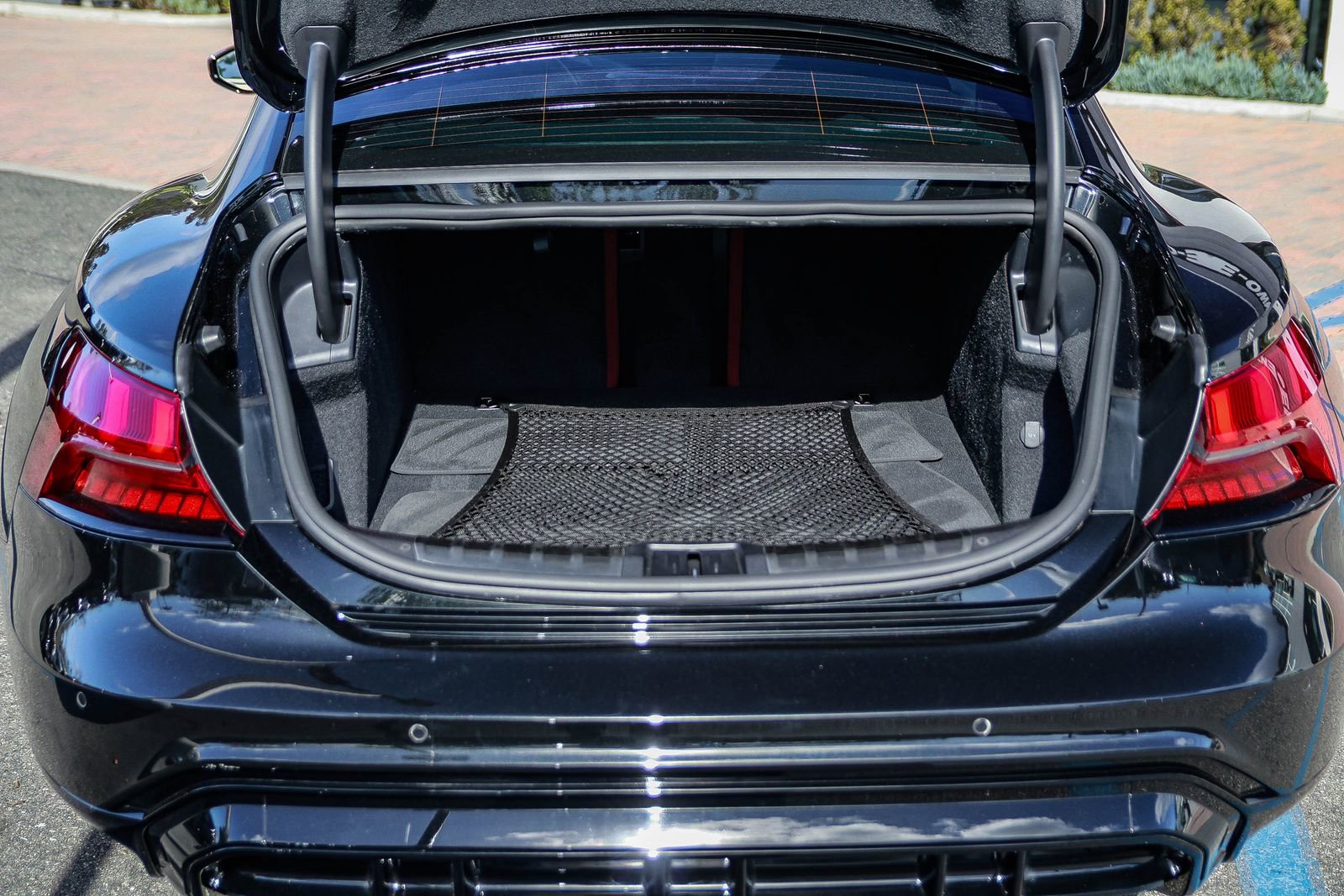 Used 2022 Audi e-tron GT Prestige w/ Prestige Package image 29