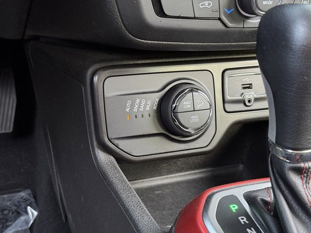 Used 2020 Jeep Renegade Trailhawk w/ Cold Weather Group image 13