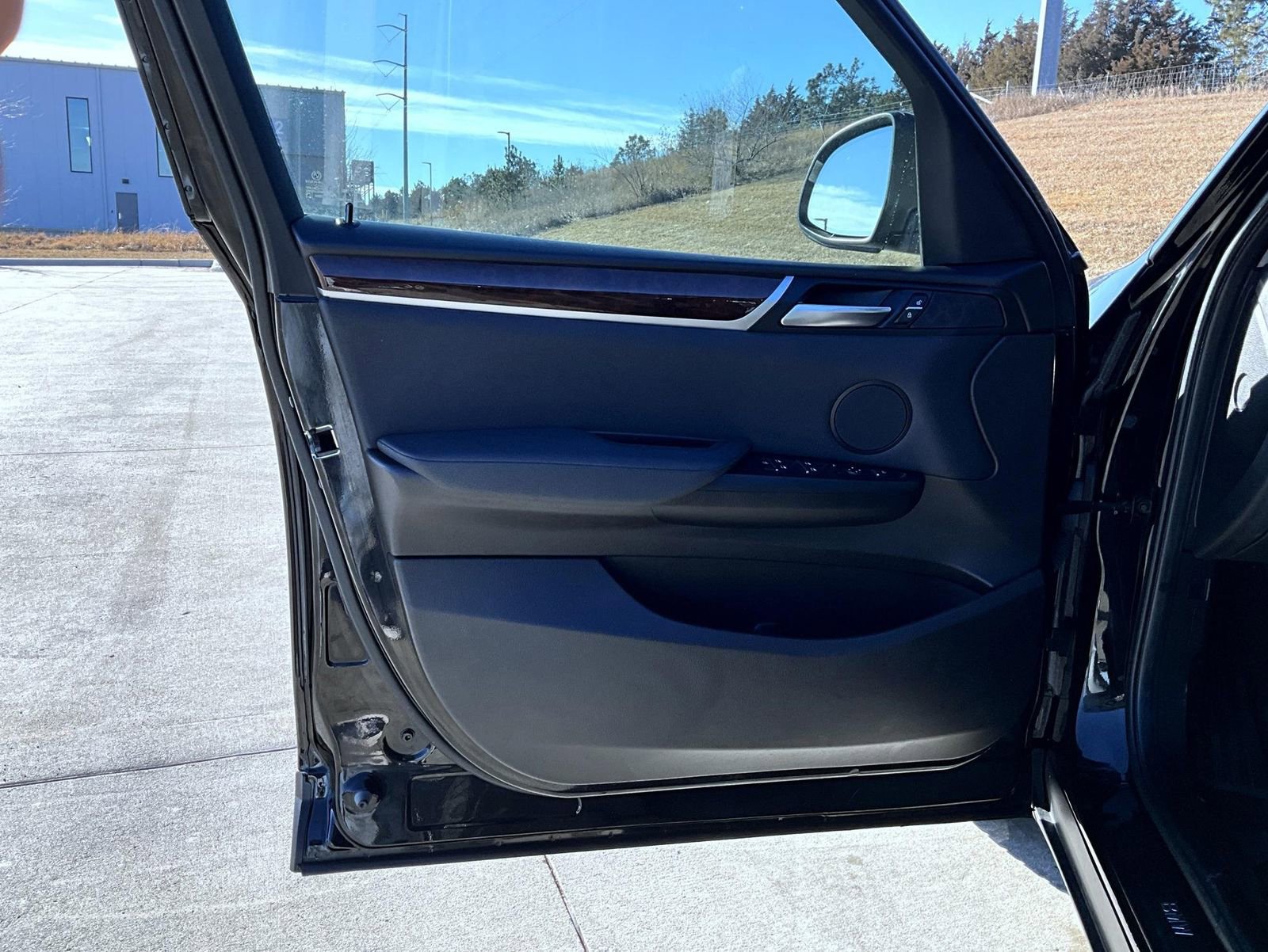 Used 2017 BMW X3 xDrive28i image 11