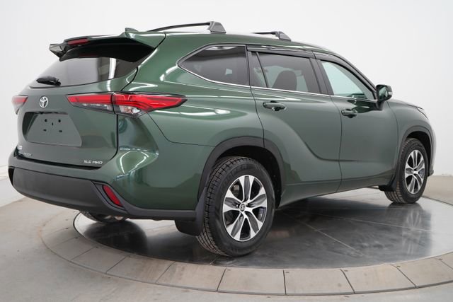 Used 2023 Toyota Highlander XLE image 7