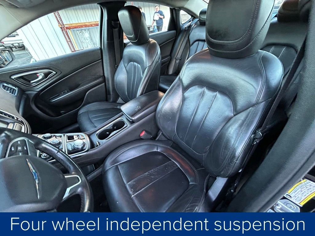 Used 2017 Chrysler 200 Limited Platinum image 29