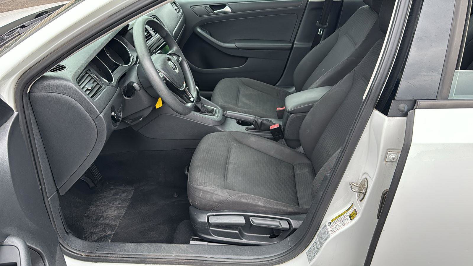 Used 2015 Volkswagen Jetta S image 17