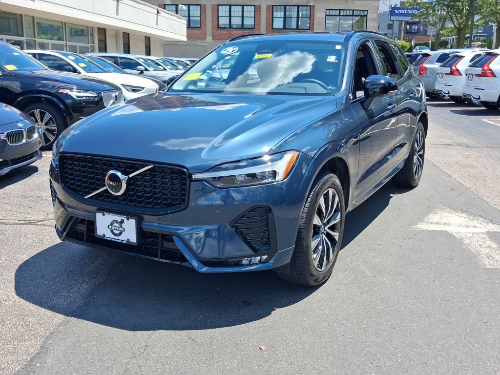 Certified 2025 Volvo XC60 B5 Plus w/ Protection Package Premier AWD/4WD image 3