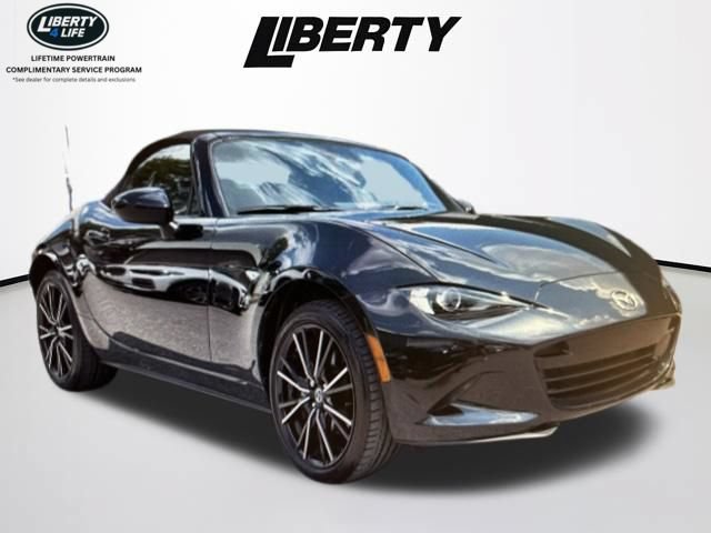 Used 2024 MAZDA MX-5 Miata Grand Touring RWD image 8