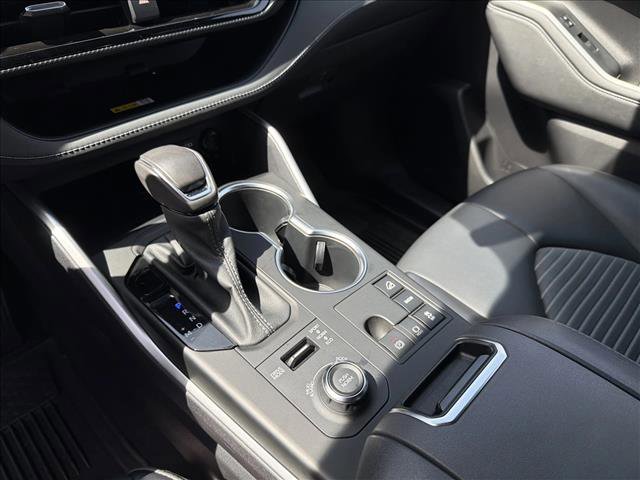 Used 2023 Toyota Highlander XSE AWD/4WD image 19