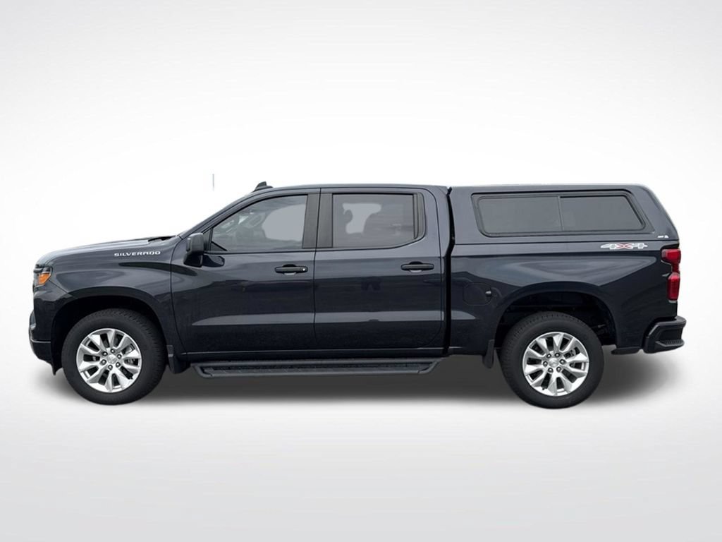 Used 2023 Chevrolet Silverado 1500 Custom AWD/4WD image 3