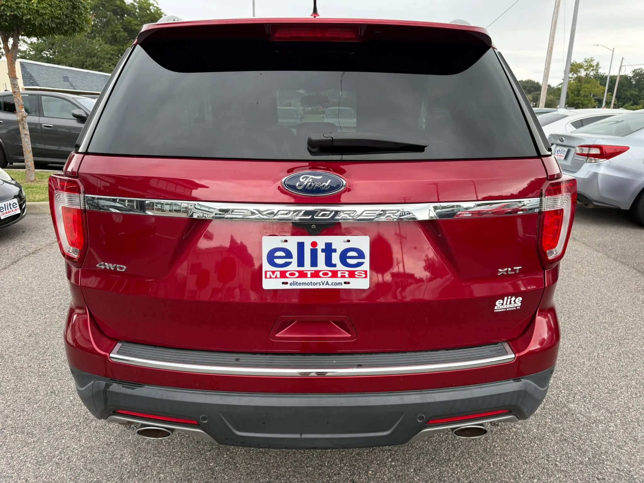 Used 2018 Ford Explorer XLT w/ Equipment Group 202A AWD/4WD image 6