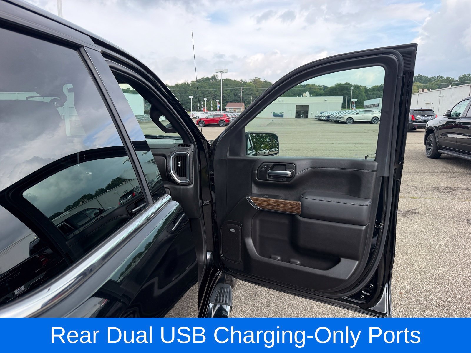 Used 2022 Chevrolet Silverado 1500 High Country w/ LPO, Dark Essentials Package AWD/4WD image 35