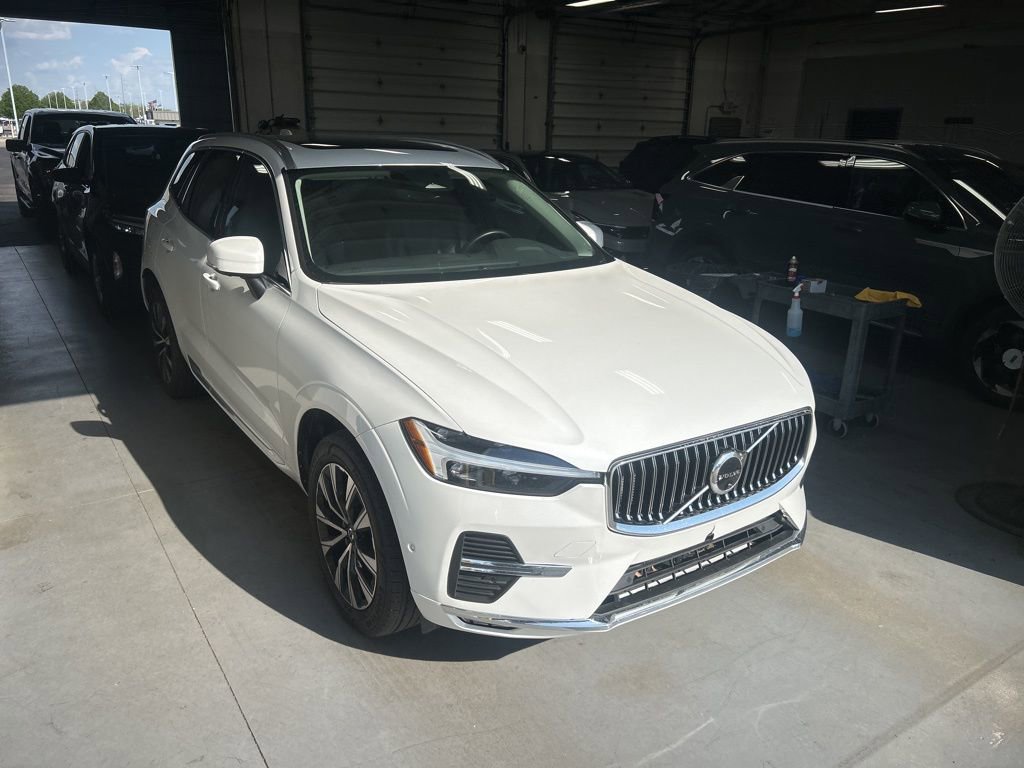 Used 2023 Volvo XC60 B5 Plus AWD/4WD image 7