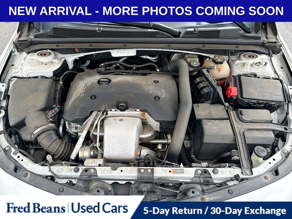 Used 2017 Chevrolet Malibu Premier w/ Premier Sun and Wheel Package FWD image 11
