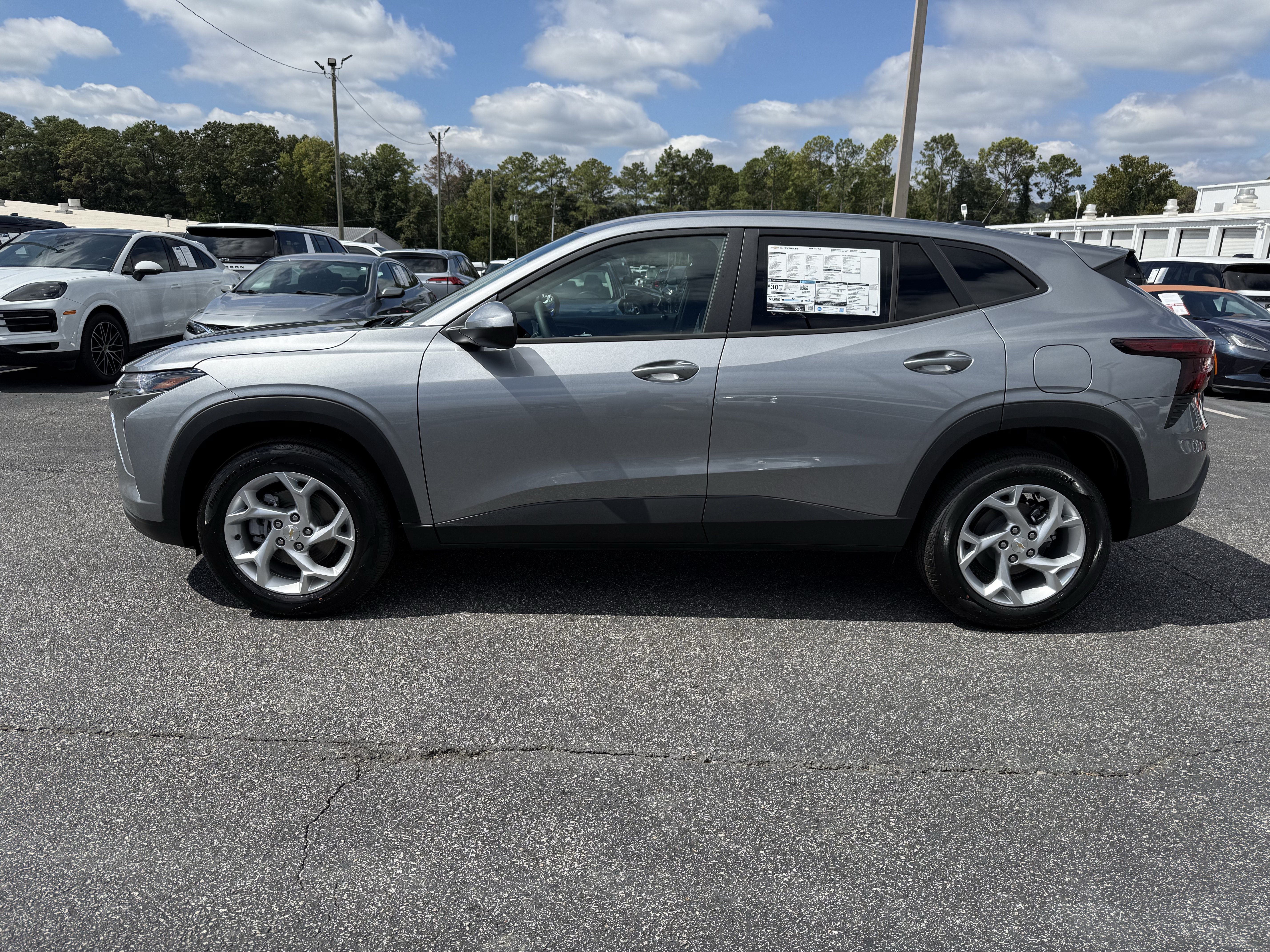 New 2026 Chevrolet Trax LS w/ LS Convenience Package FWD image 7