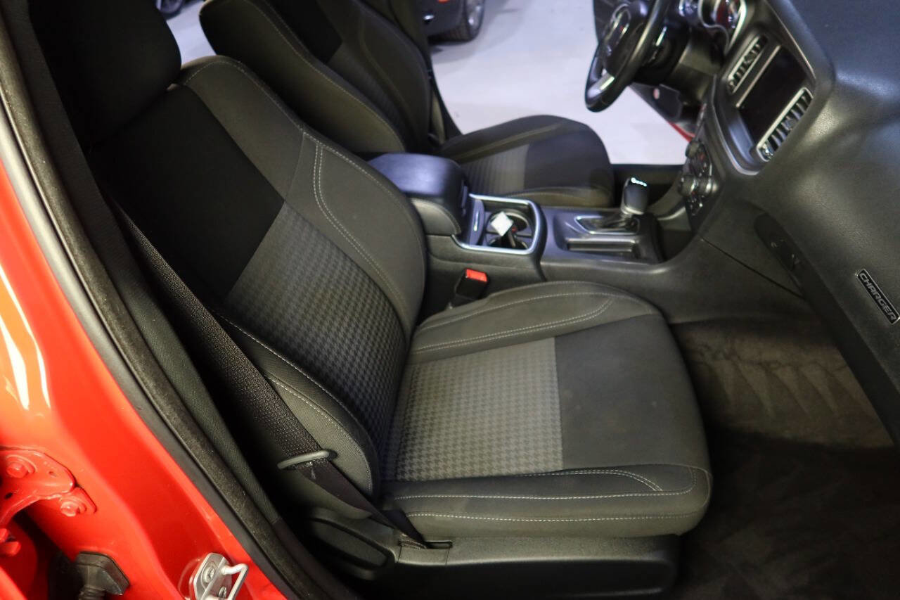 Used 2017 Dodge Charger SXT w/ Rallye Group image 13