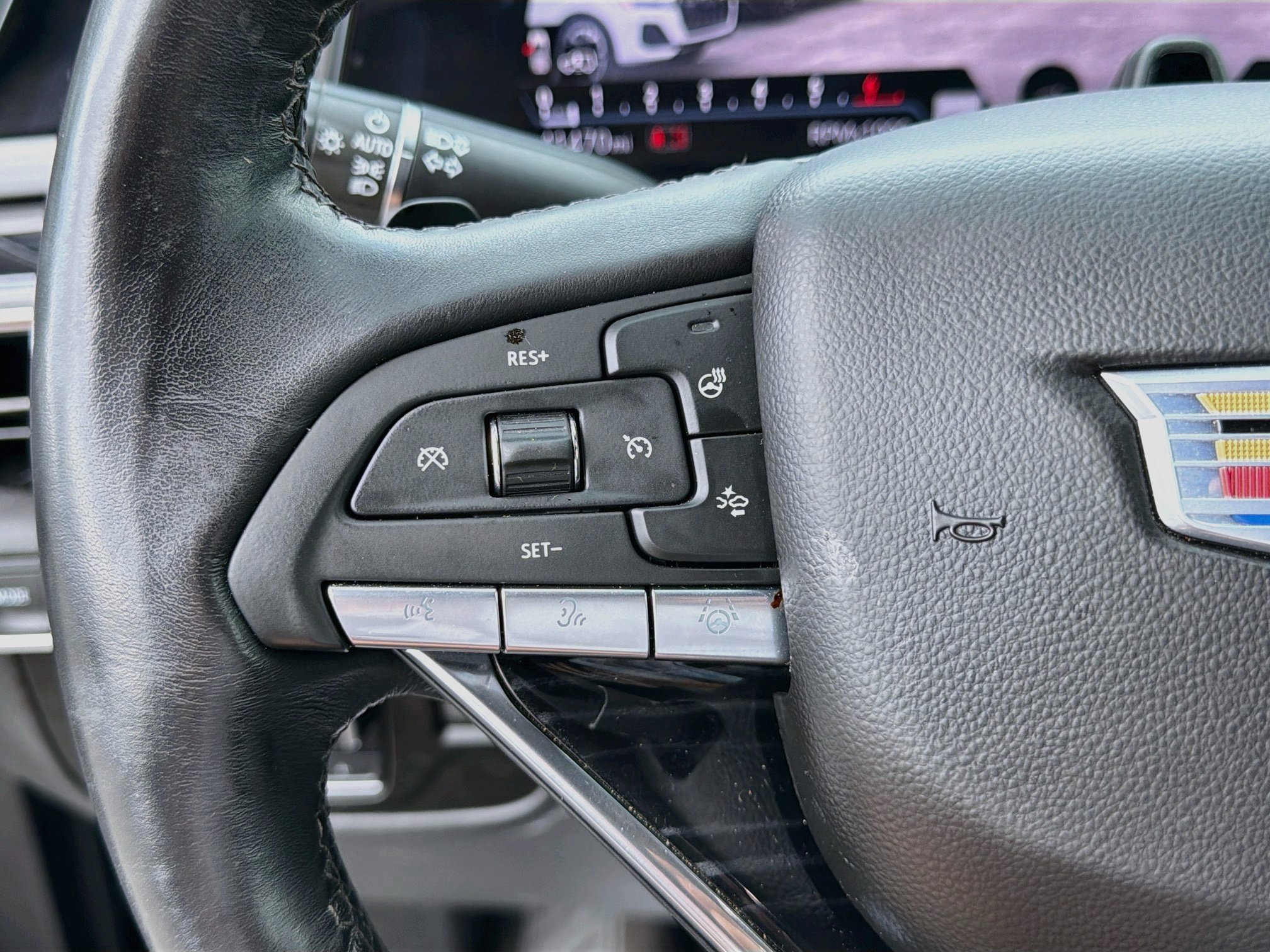 Used 2023 Cadillac Escalade Sport w/ Touring Package RWD image 39