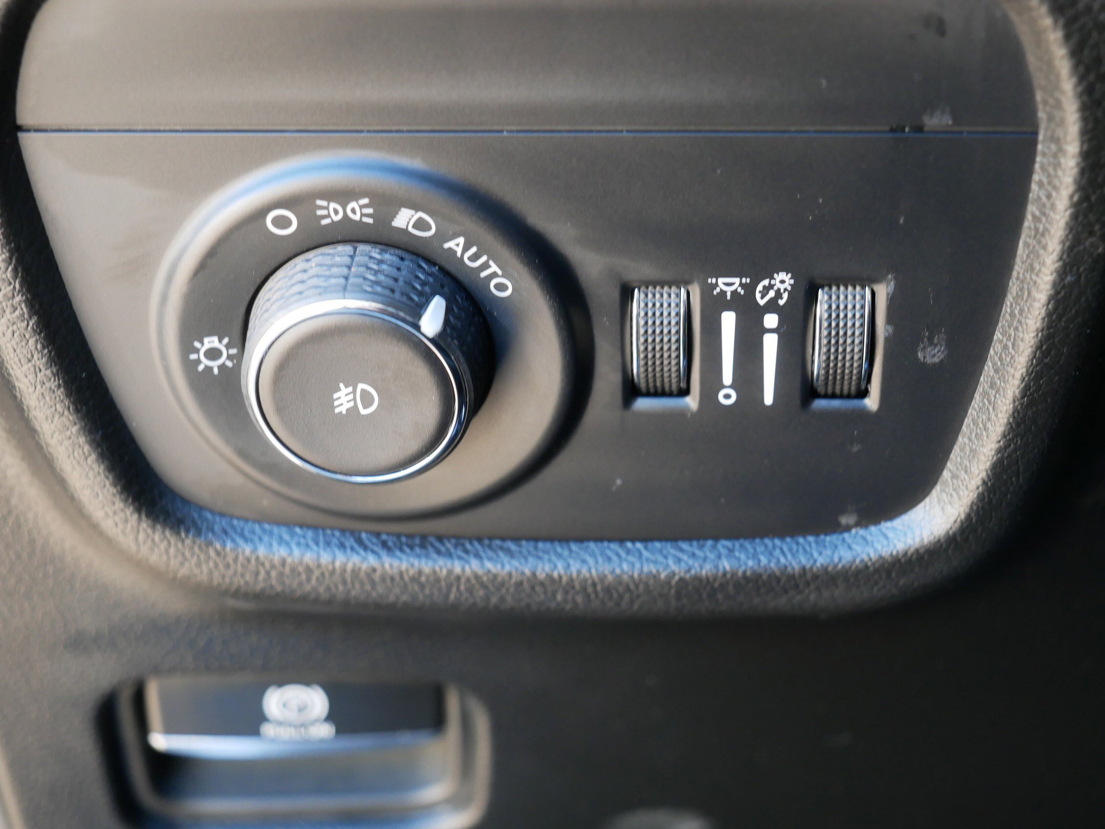Used 2024 Jeep Grand Cherokee L Overland w/ Advanced Protech Group III AWD/4WD image 26