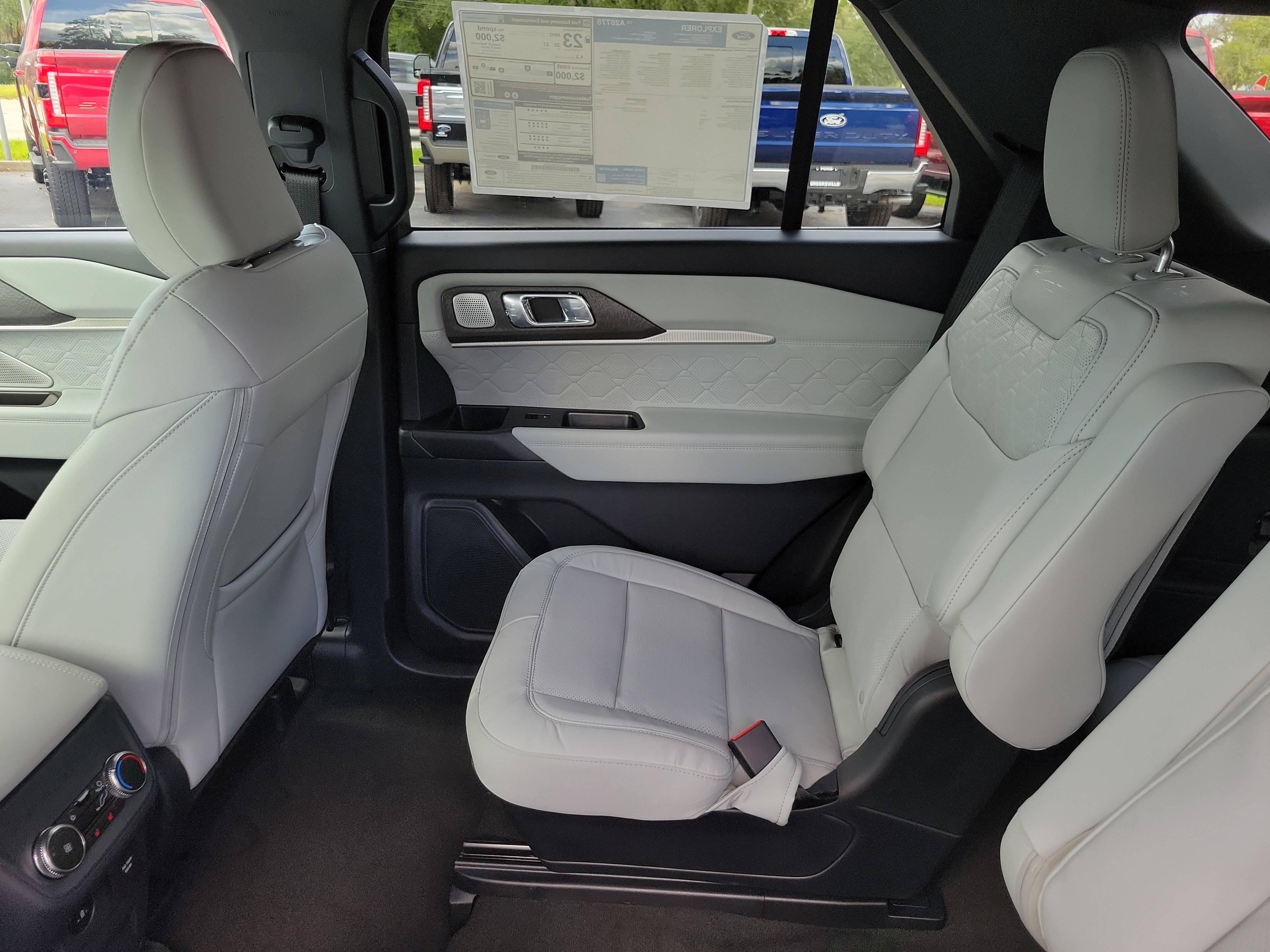New 2027 Ford Explorer Platinum w/ LUX Leather Package AWD/4WD image 19