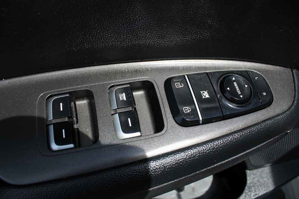 Used 2016 Kia Optima LX image 12