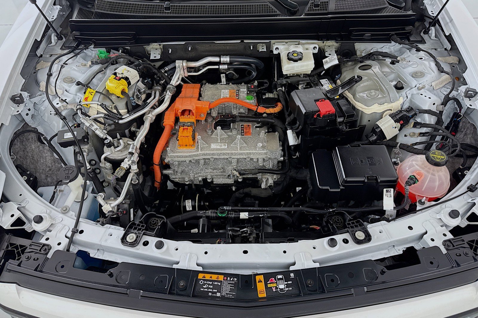 Used 2025 Cadillac Lyriq Luxury w/ LPO, Floor Liner Package AWD/4WD image 11