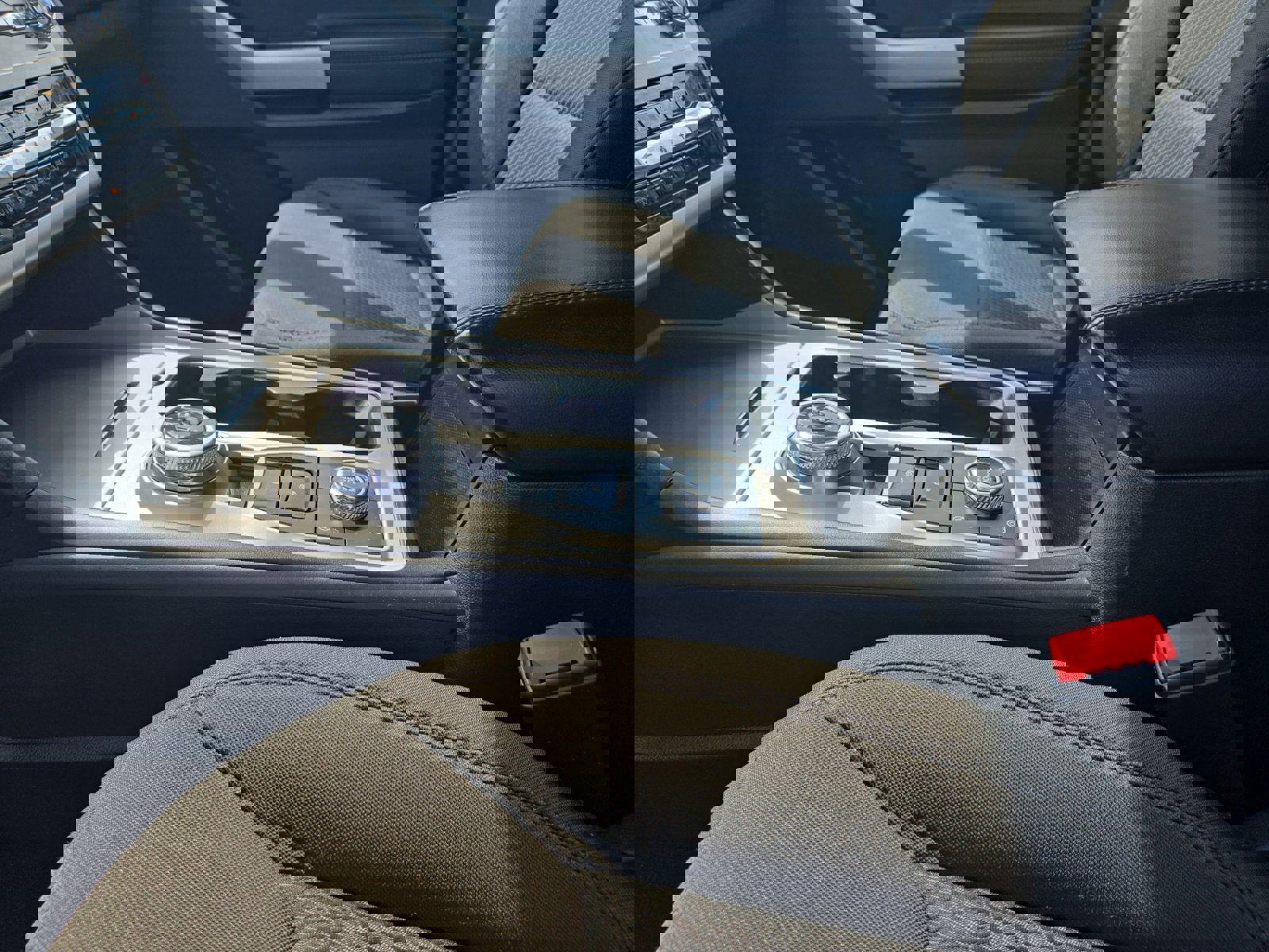 Certified 2022 Ford Explorer XLT image 22